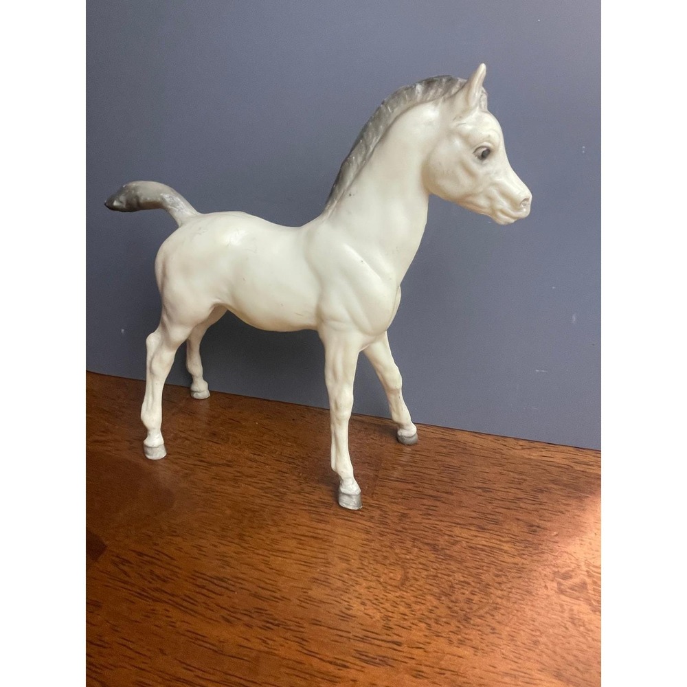 Breyer Vintage Proud Arabian Foal Model #218 Horse Alabaster Grey Shading 6in - Picture 2 of 8